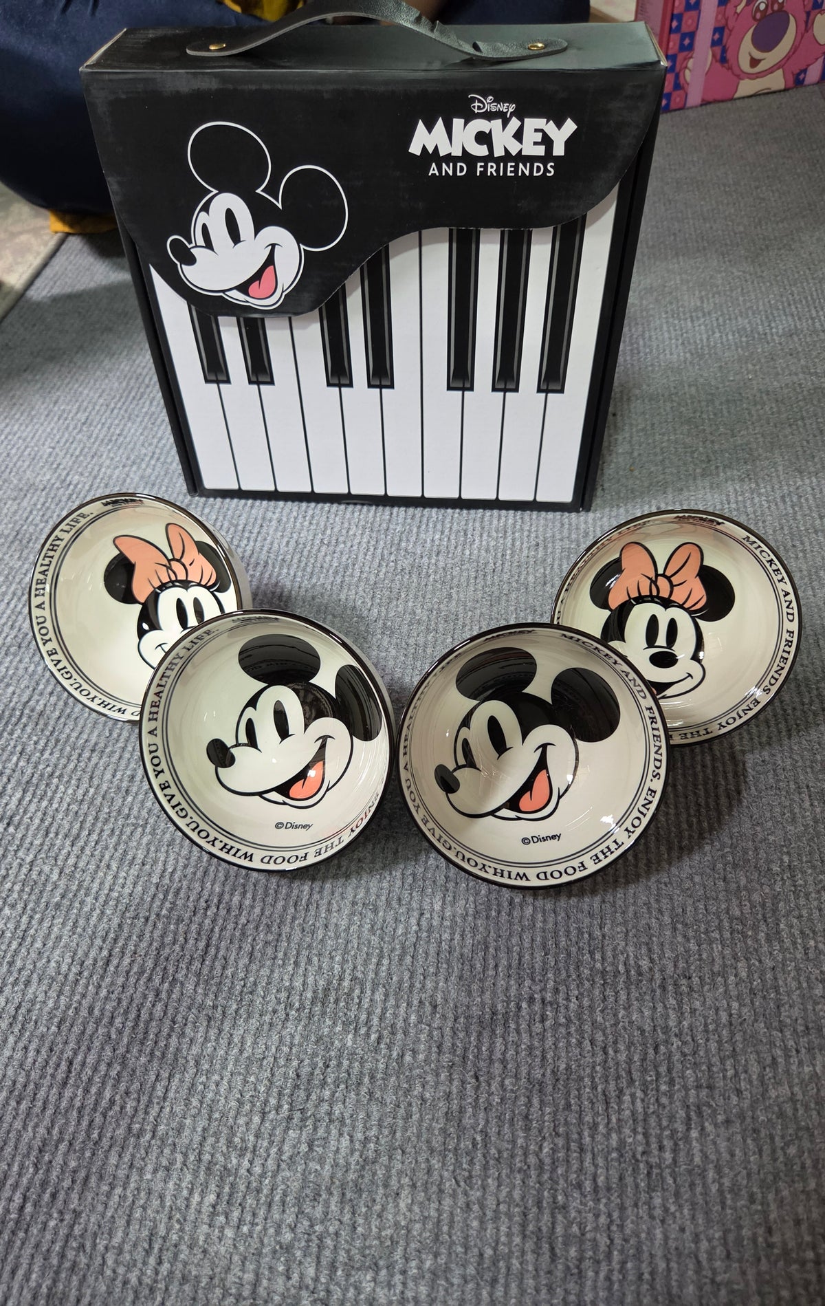 Ceramic bowls set of 4